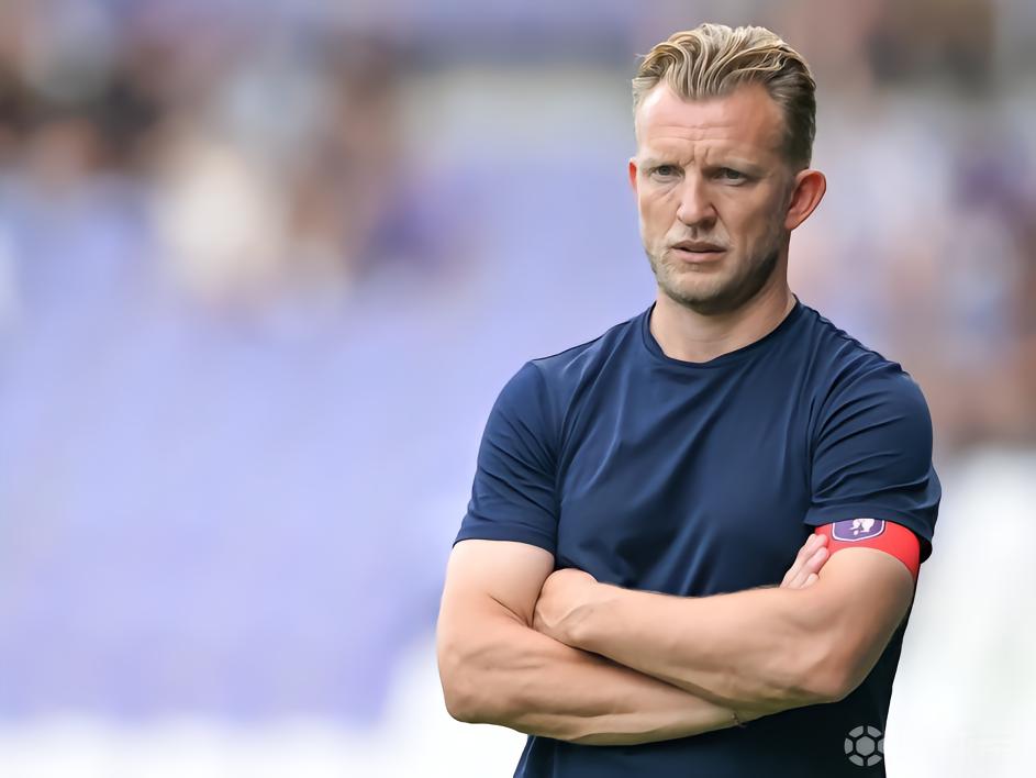 荷媒：费内巴切挖角库伊特担任助教，已向多德雷赫特致歉