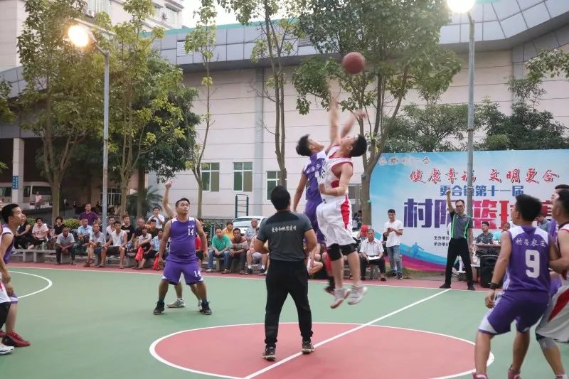 半场战报：考纳斯扎尔吉里斯0-2萨格勒布迪纳摩，米希奇、卢卡斯-卡查文达破门